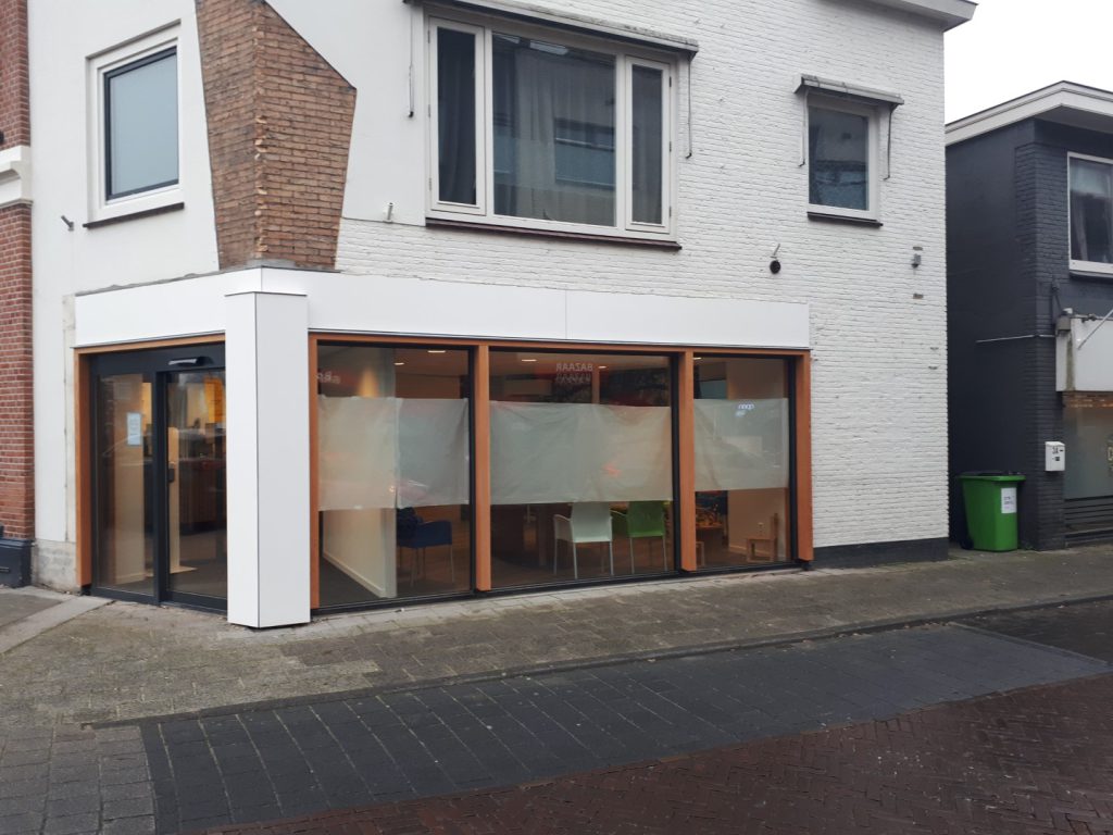Gemoderniseerde huisartsenpraktijk met nieuwe entree in Deventer